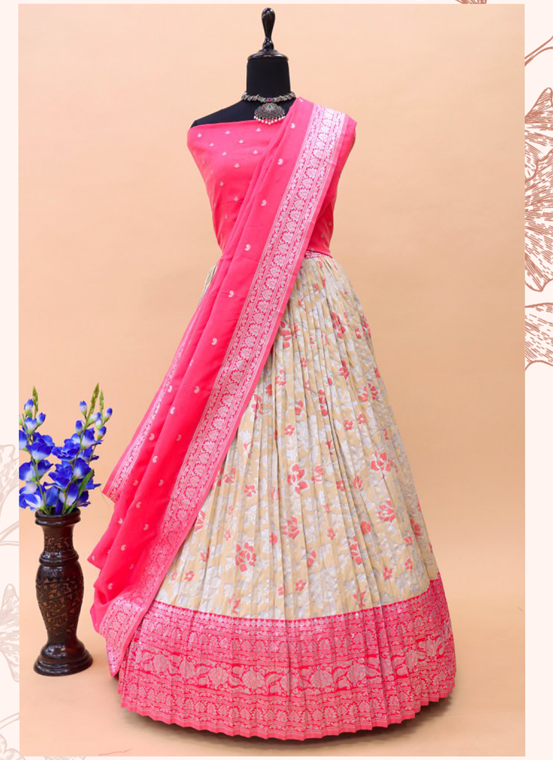 Allu Arha in a traditional Kanchi pattu lehenga by samta and shrutistudio |  Fashionworldhub