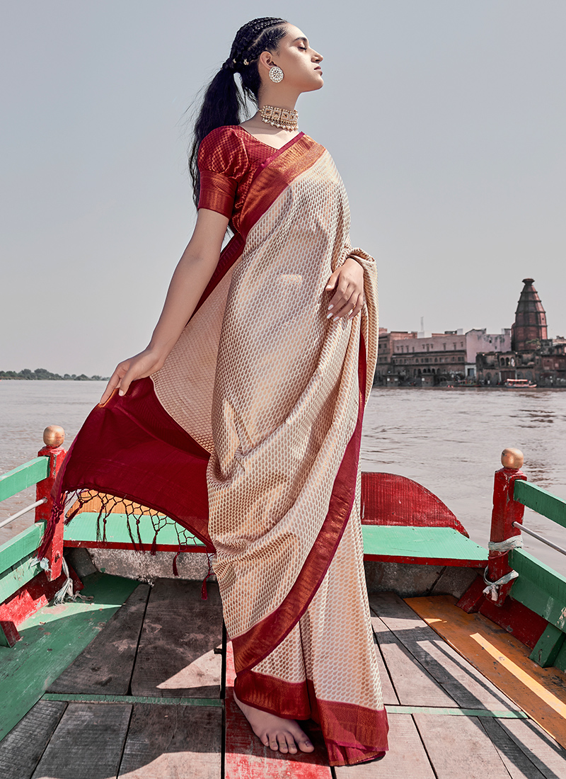 Best Saree Poses in Punjabi Juttis: Unveiling Timeless Elegance - Coral Haze