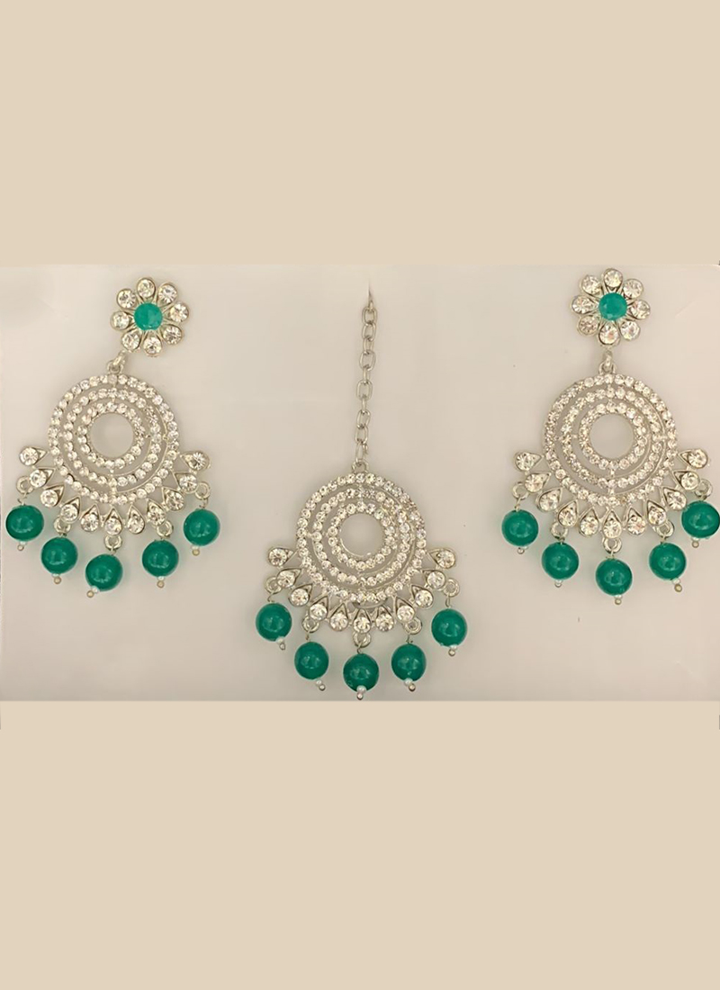 Buy Peora Silver Plated Kundan Pearl Royal Earring Maang Tikka Set  Traditional Jewellery (PF25ET002RW) Online