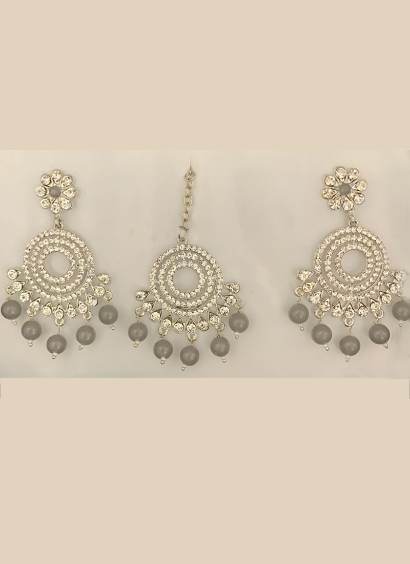 Buy Indian Kundan Earrings With Maang Tikka Set, Silver Pearl Earrings Tikka  Matching Set, White Pearl Earrings Maang Tikka, Earrings, Damini Online in  India - Etsy