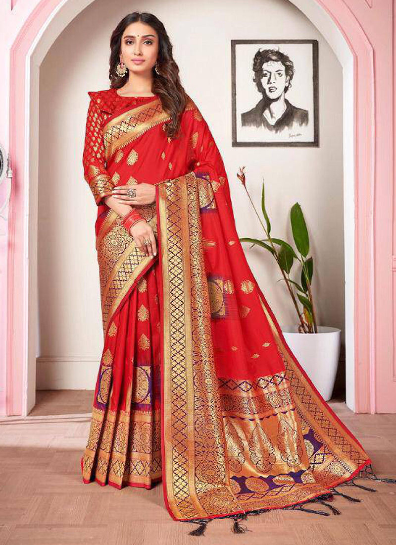 31 Red Bridal Saree Designs To BUY For The Wedding Trousseau | WeddingBazaar