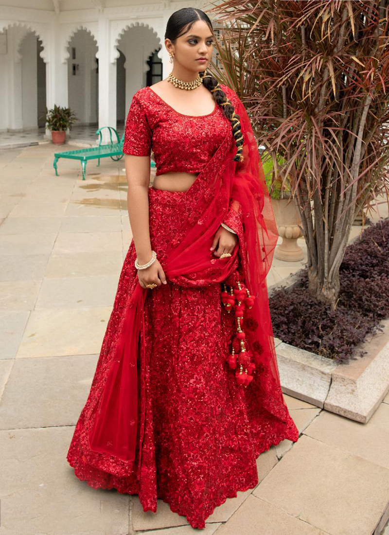 Red net best sale bridal lehenga