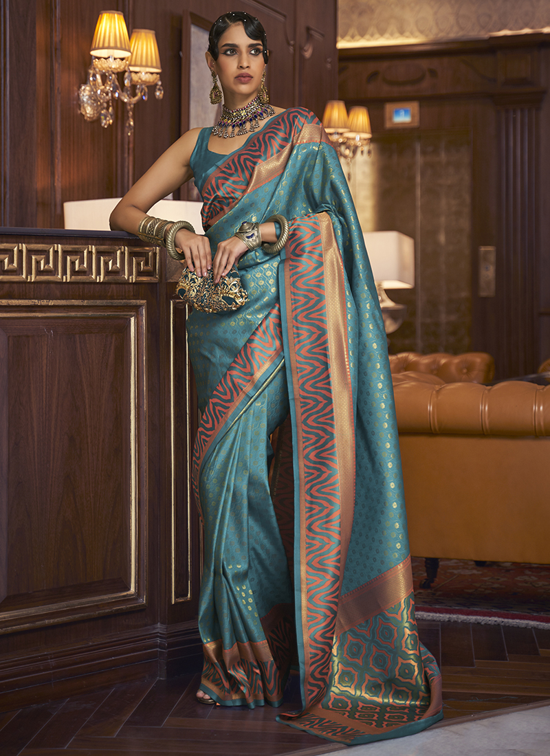 Blue Handloom Silk Saree With Rich Contrast Woven Pallu and Green Border in  USA, UK, Malaysia, South Africa, Dubai, Singapore