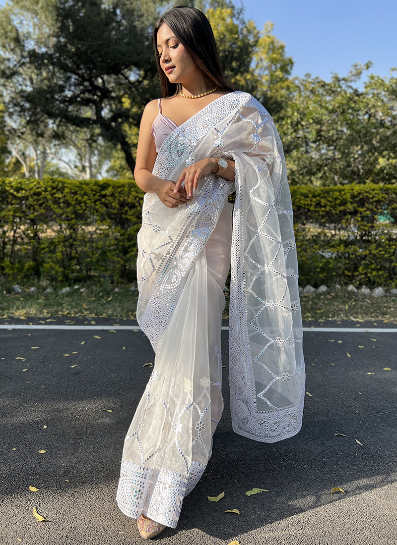 Buy Geroo Jaipur Shaded Handcrafted Gota Patti Organza Saree with  Unstitched Blouse online